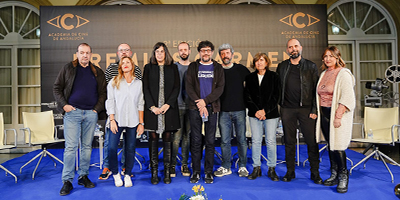 El Patio de Luces de la Diputación Provincial de Almería ha clausurado esta tarde por todo lo alto el ciclo de mesas redondas de las actividades paralelas programadas con motivo de la celebración de los Premios Carmen del cine andaluz en Almería, este sábado, 4 de febrero, a partir de las 22 horas en el Auditorio Maestro Padilla